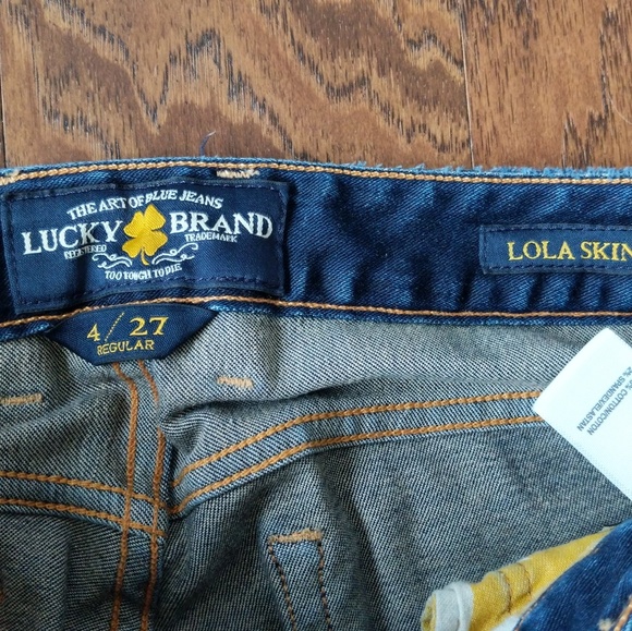 **FINAL CHANCE** Lucky Brand Distressed Jeans - Picture 3 of 5